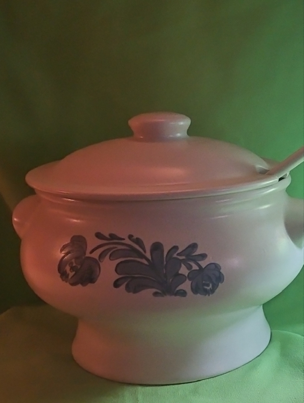 Vtg Pfaltzgraff Yorktowne Stoneware Large Soup Tureen Lid Ladle Underpl
